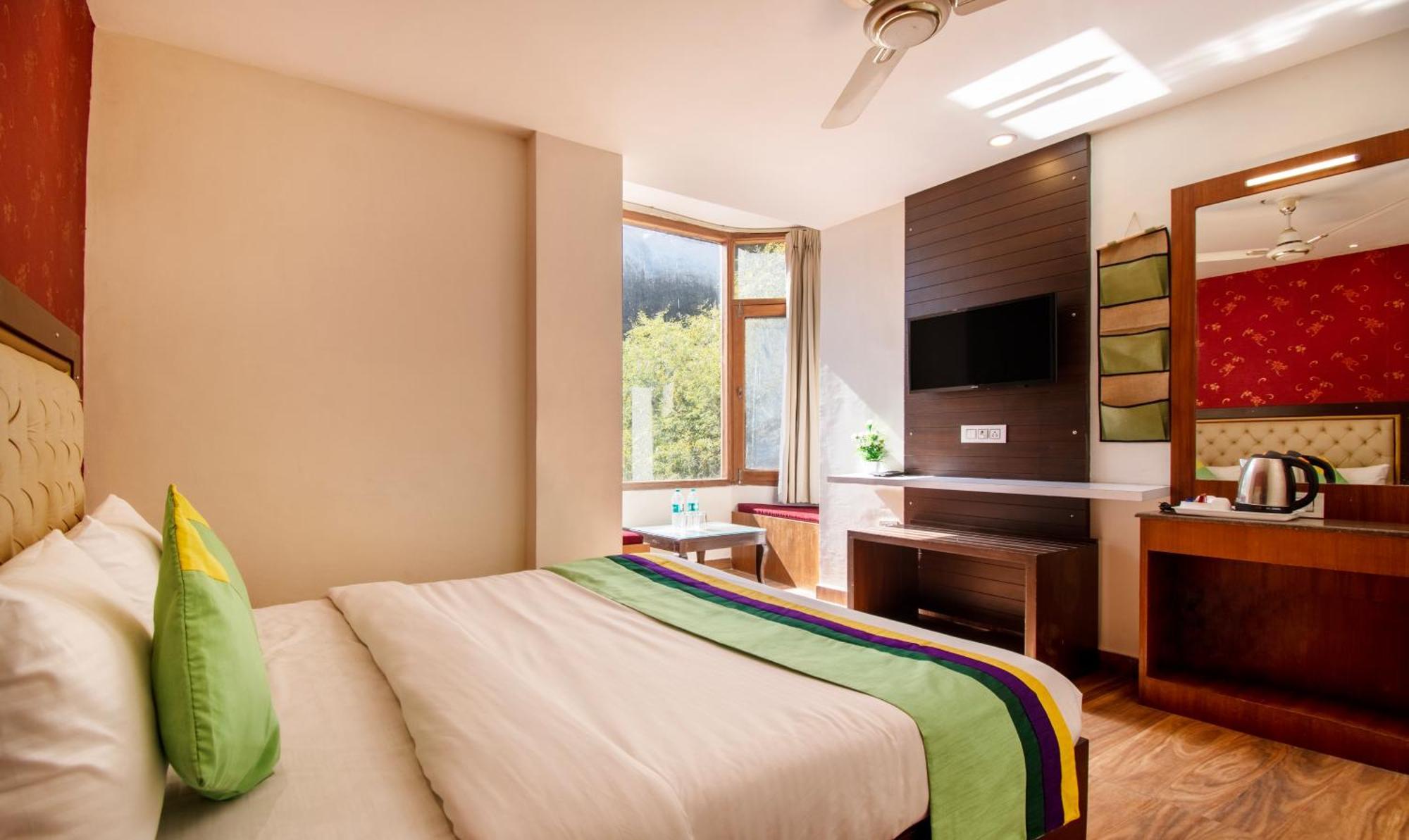 Ambika Residency, Near Hidimba Devi Temple Hotell Manāli Eksteriør bilde