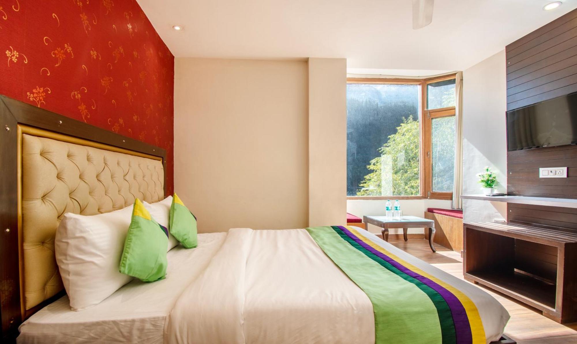 Ambika Residency, Near Hidimba Devi Temple Hotell Manāli Eksteriør bilde