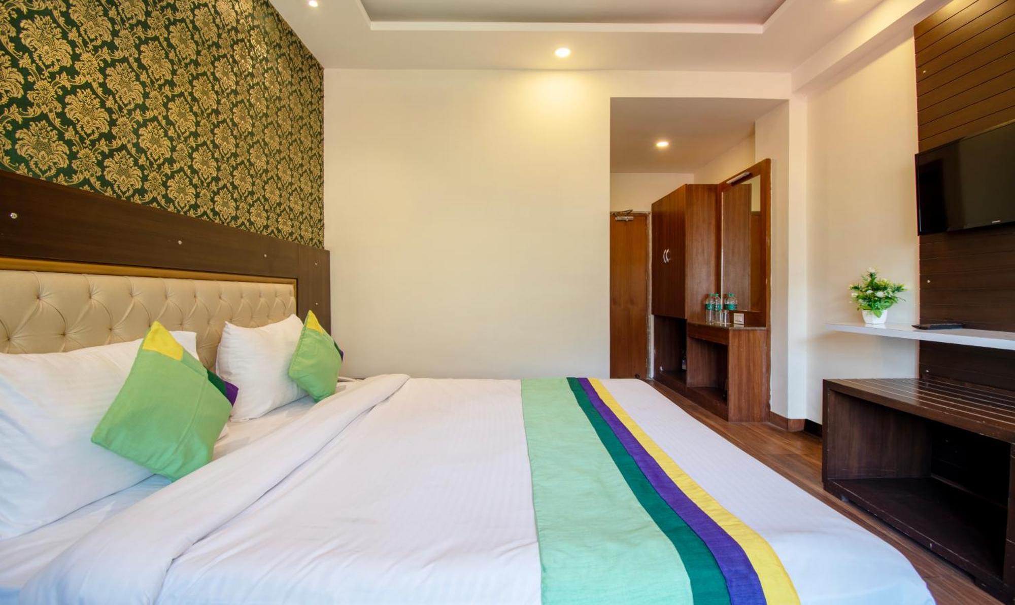 Ambika Residency, Near Hidimba Devi Temple Hotell Manāli Eksteriør bilde