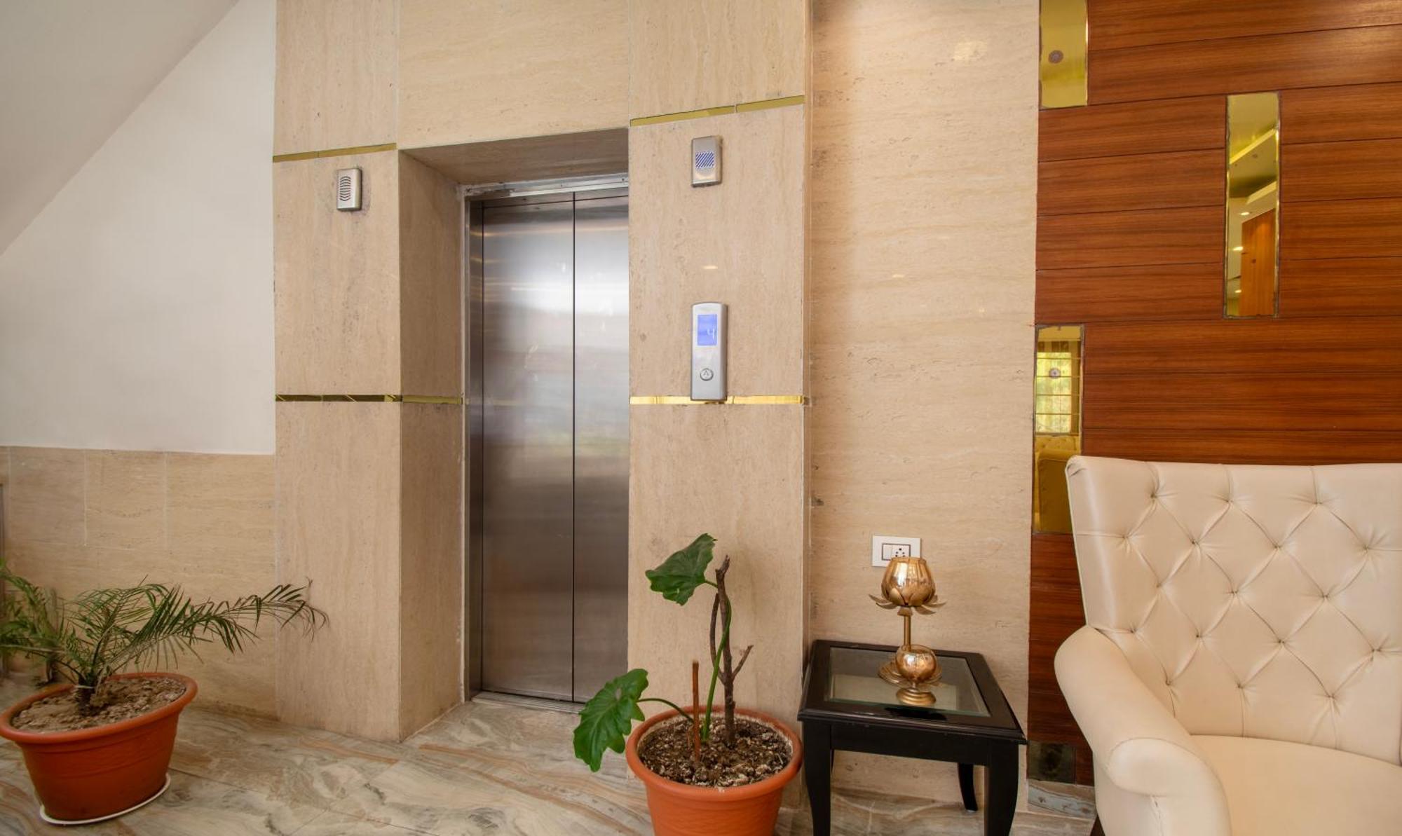 Ambika Residency, Near Hidimba Devi Temple Hotell Manāli Eksteriør bilde
