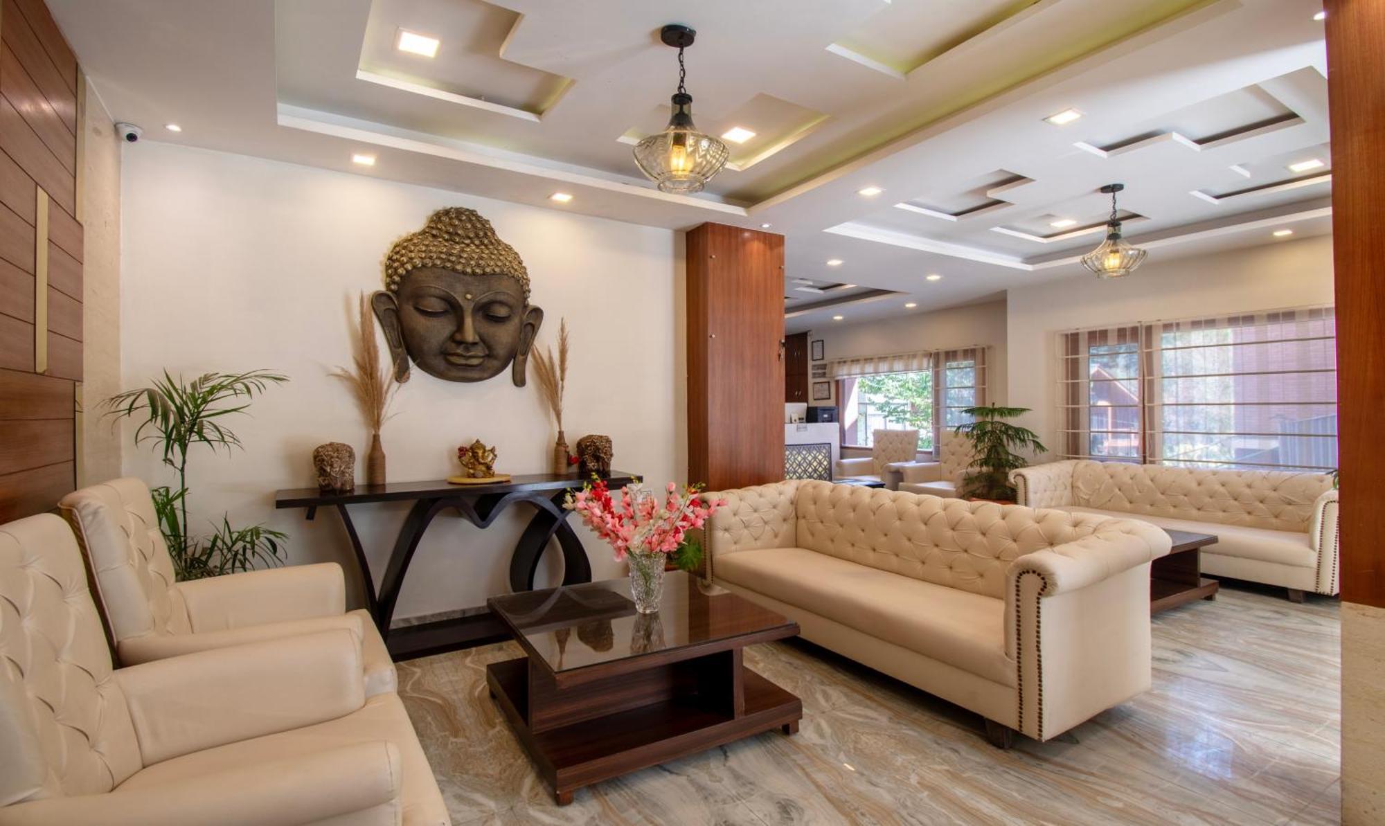 Ambika Residency, Near Hidimba Devi Temple Hotell Manāli Eksteriør bilde